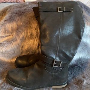 Black double buckle knee boot